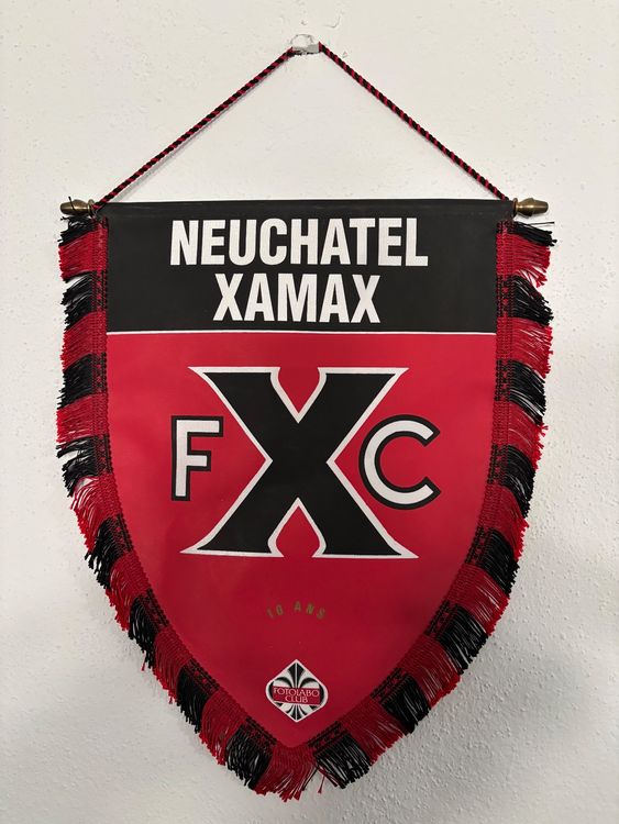 Fussball FC Neuchâtel Xamax - FC Real Madrid Wimpel Fanion (Gebraucht) in Olten für CHF 34 - mit