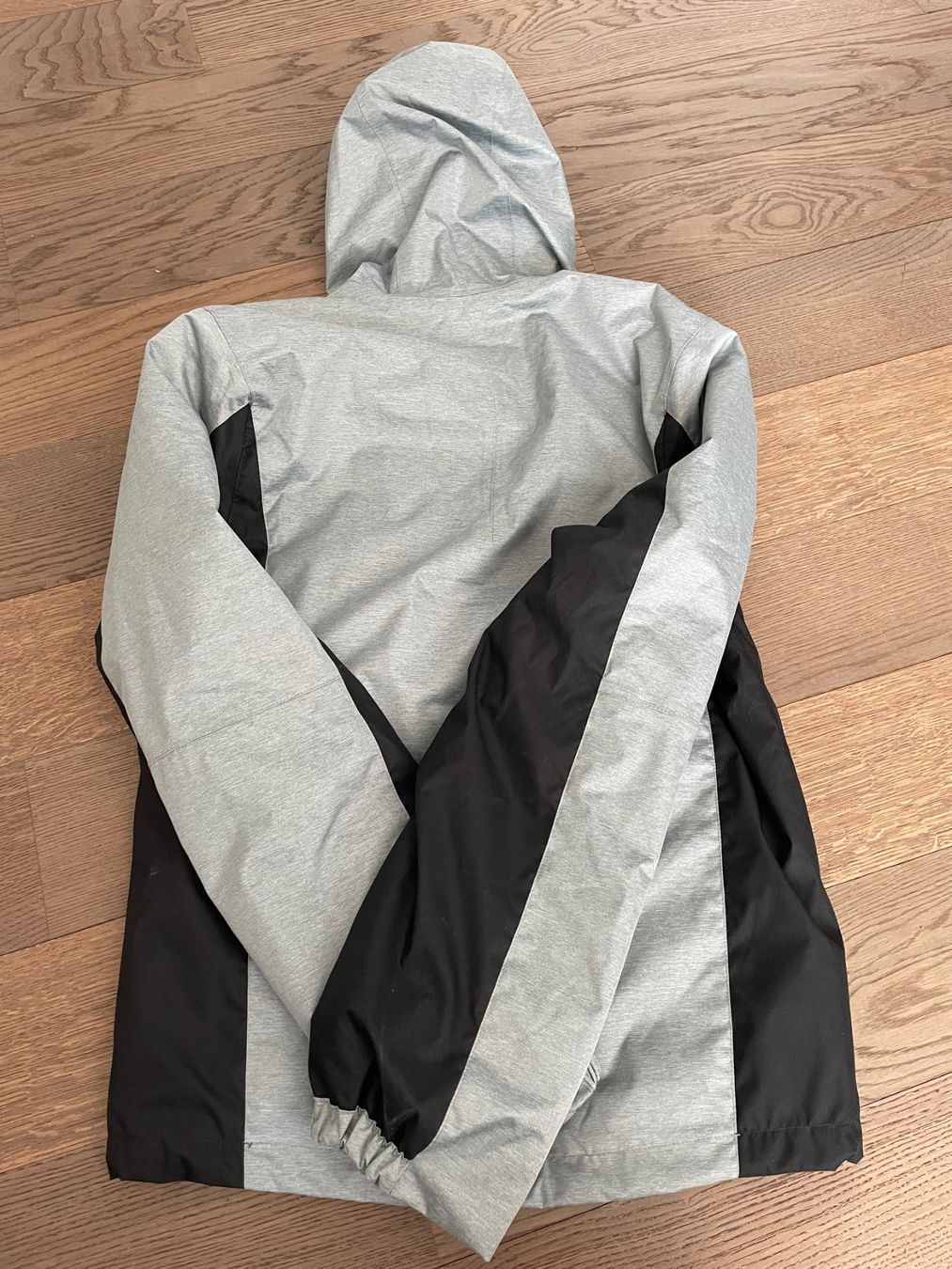 Giacche: parka junior / homme taille XS neuve – Nuovo e nell'imballaggio originale da Vésenaz venduto da atadde 1