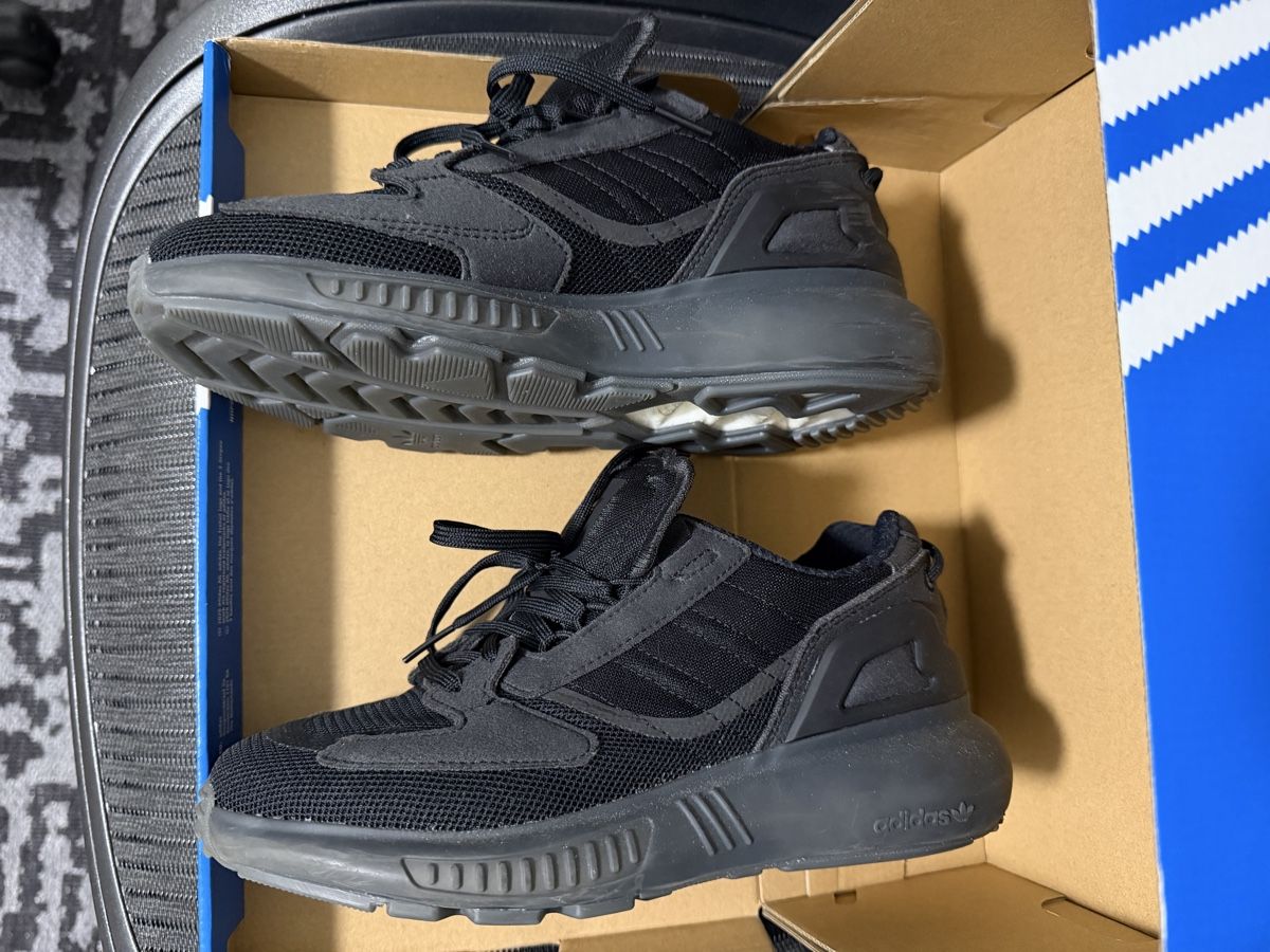 Scarpe da uomo: Adidas Grösse 37 1/3 Schwarz – Usato da Thun venduto da cmfr84 2