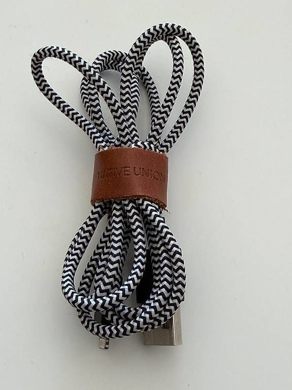 Cavi: Lightning Kabel von Native Union, gewebt + hochwertig, 1.4m – Usato da Stäfa venduto da wasser.lilie 2