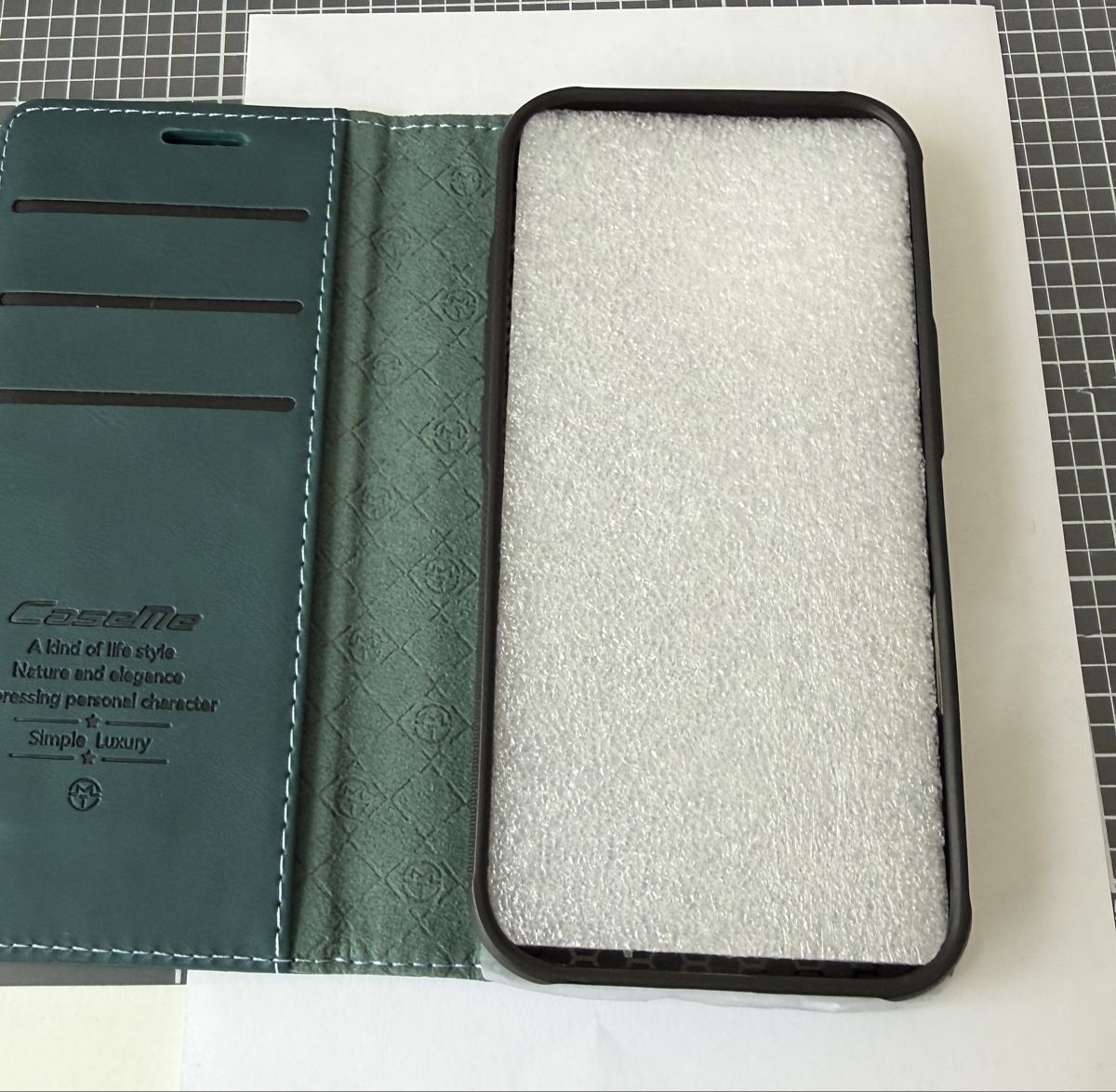 Apple Cover & Protezioni schermo: Caseme Iphone 16 Pro Etui – Nuovo (secondo la descrizione) da Riehen venduto da chimoni 2