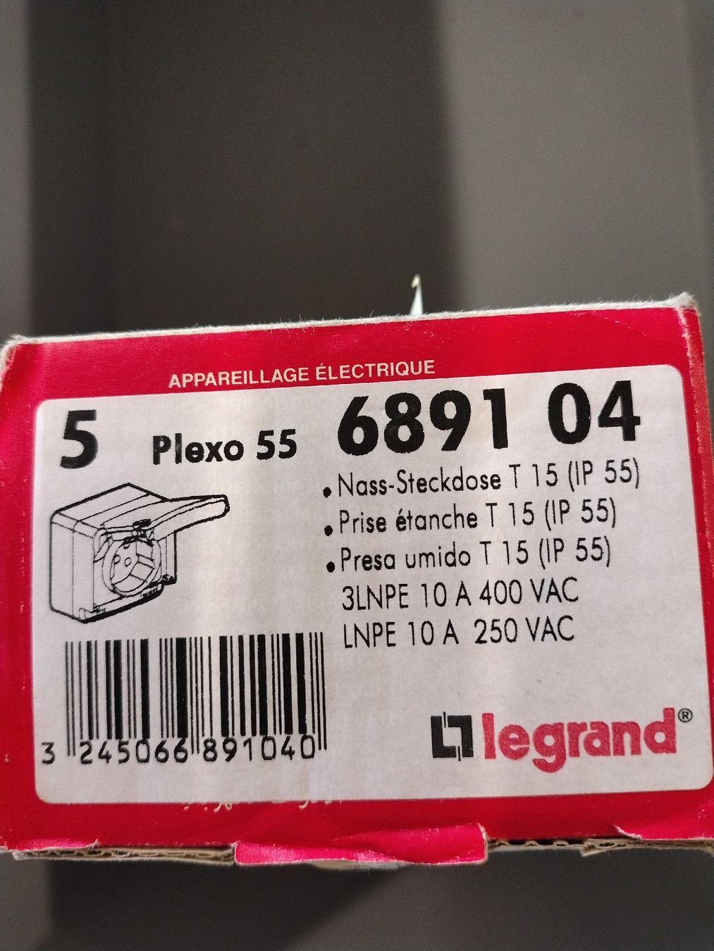 Legrand Spine: 5 Stück Nass-Steckdose T15 – Nuovo e nell'imballaggio originale da Brüttisellen venduto da Grorbas
