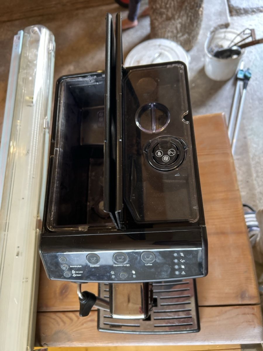 Philips Kaffeemaschinen & Espressomaschinen: Kaffeevollautomat Philips HD8827 – Gebraucht aus Dättlikon von josiasackmann 2