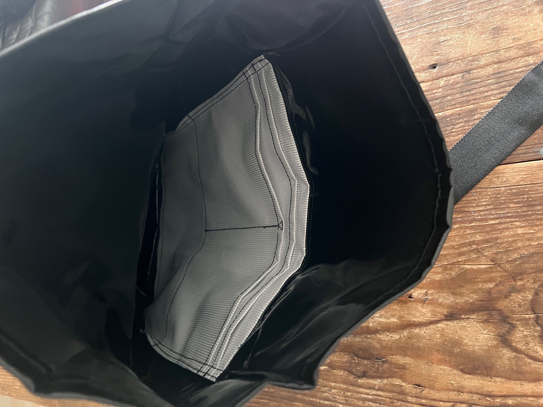 Breitling Uhren: Breitling : Sac à dos rolltop (rouge) – Neu und originalverpackt aus NIDAU von tojili 3