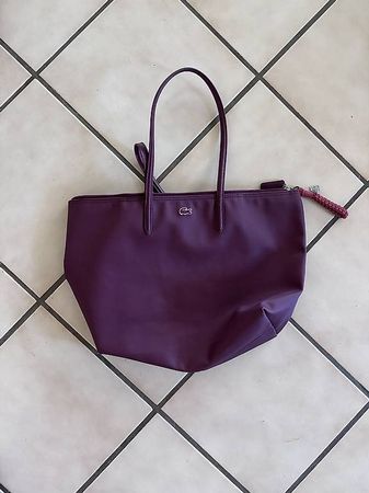 Lacoste Tasche mit Initialen "TK"