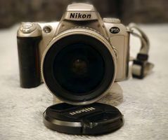 Nikon F55 Spiegelreflexkamera mit Objektiv