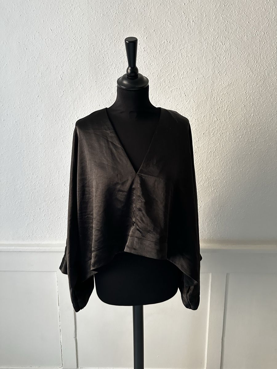 H&M Blusen: H&M Bluse Satin schwarz S – Neu (gemäss Beschreibung) aus Chur von LH1889 1