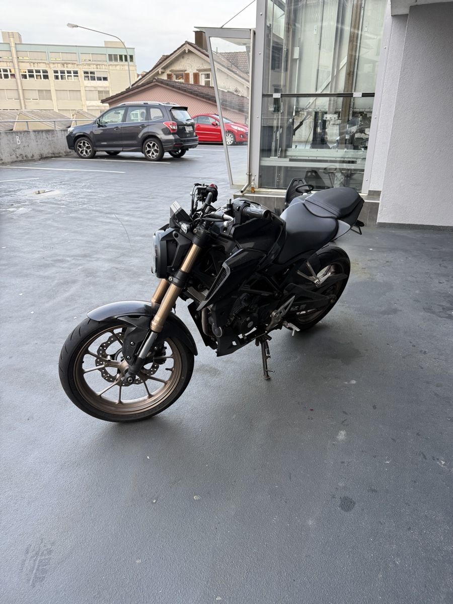 Honda Strasse: Honda CB125R – Gebraucht aus Herisau von Ramon_Quattro 1
