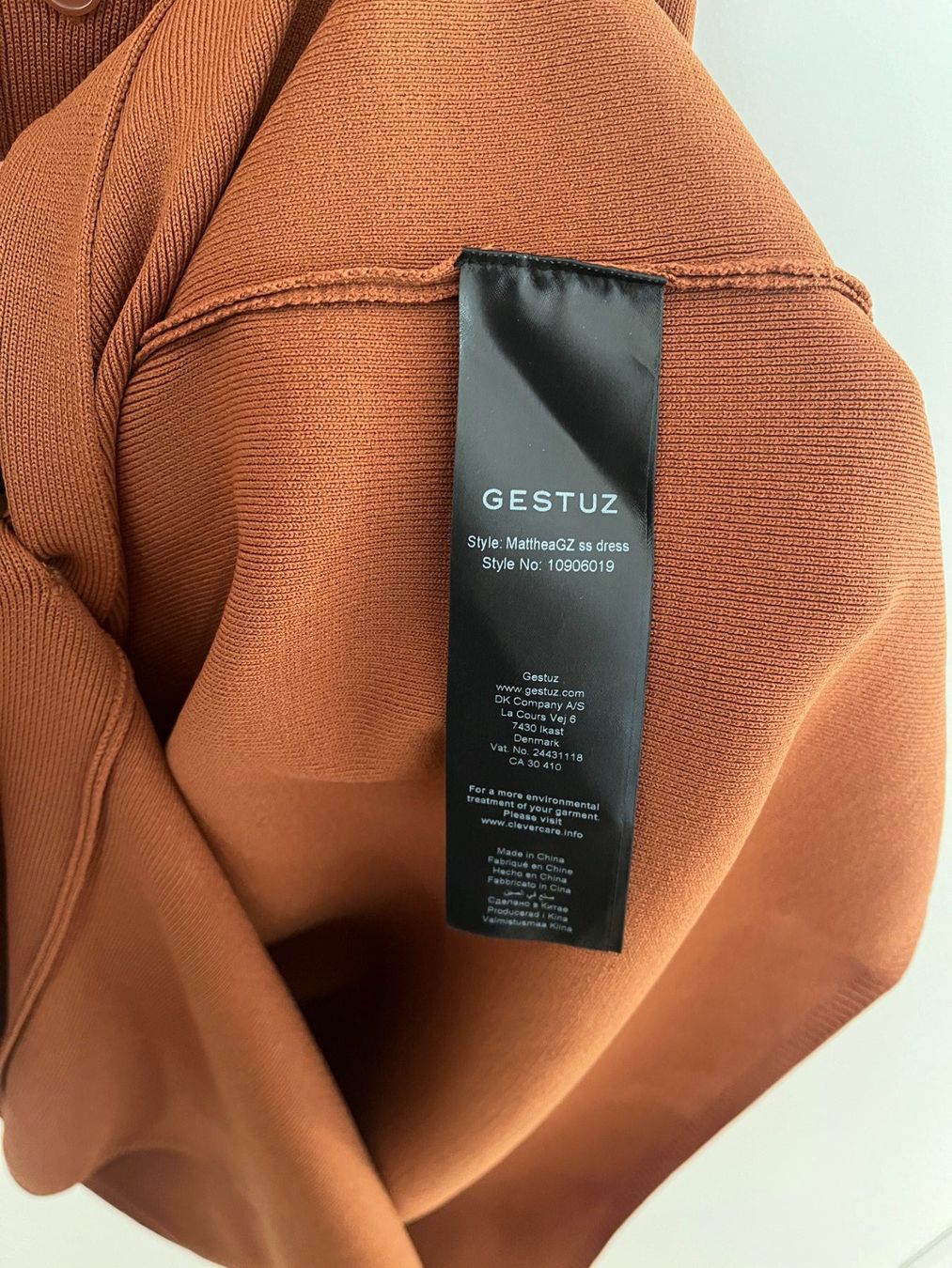 Vestiti: GESTUZ / Kleid – Nuovo (secondo la descrizione) da Zürich venduto da cat.iac 2