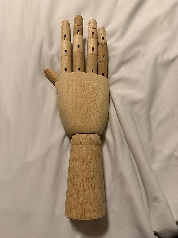 Alle Dekorationen: Holzhand / Gelenkhand aus Holz  Deko oder Zeichenmodell – Gebraucht aus Zürich von lej_7lbp