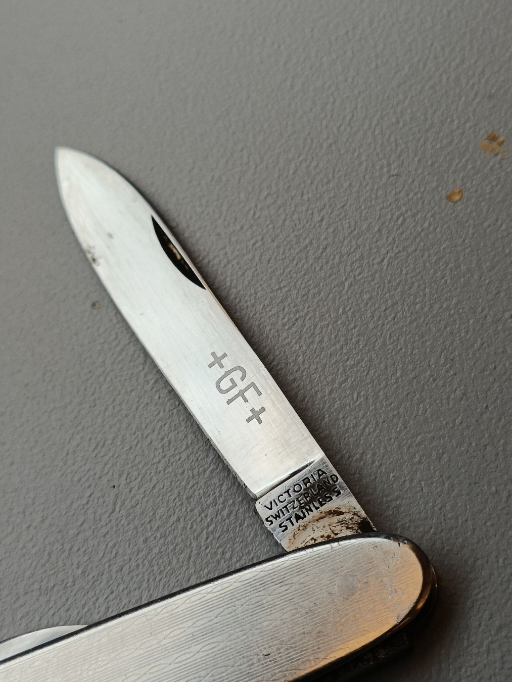 Victorinox Coltelli tascabile: Sackmesser Victoria mit Metall Schale – Usato da Brugg AG venduto da Ente015 1
