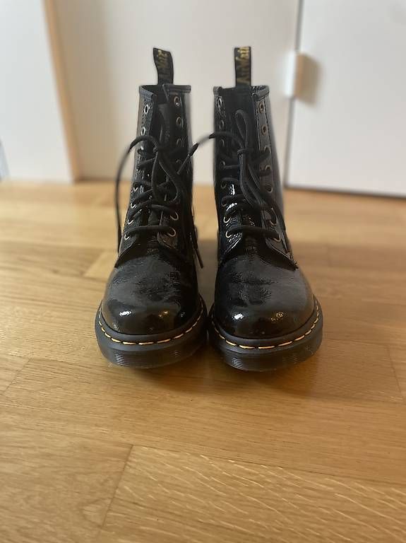 Dr. Martens Scarpe da donna: Dr. Martens Boots Stiefel lack, Gr. 39 – Nuovo (secondo la descrizione) da Aesch ZH venduto da rebekkanoemi 1