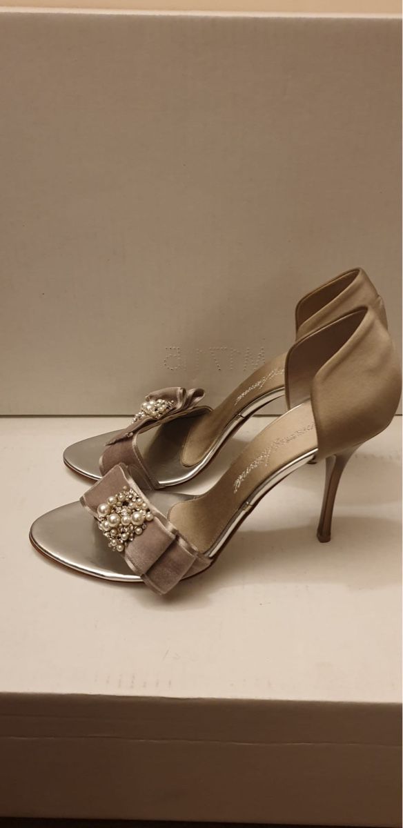 Damenschuhe: Gianmarko Lorenzo evening shoes size 39 – Neu und originalverpackt aus Veyrier von aliyag