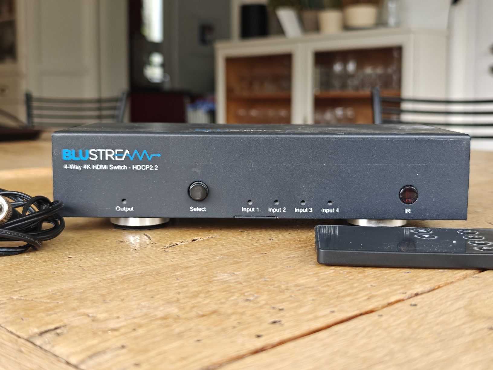 Convertitori: 4 Port 4K 5.1 HDMI Switch und Extractor Blustream SW41AB-V2 – Usato da Schaffhausen venduto da NoW_Flip