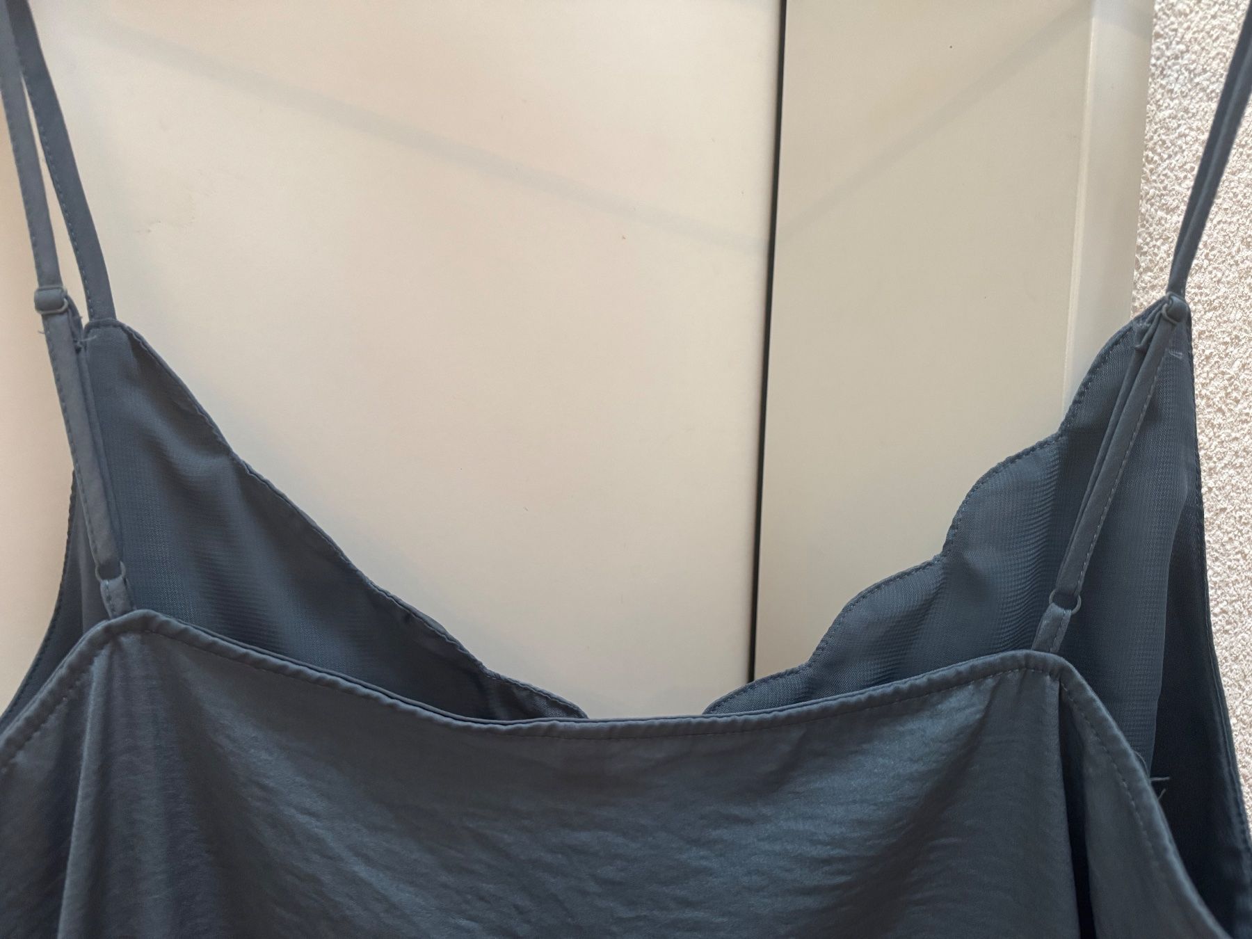 Only Top: Only Träger-Top Gr. 40 grau – Usato da Winkel venduto da Schorley 3