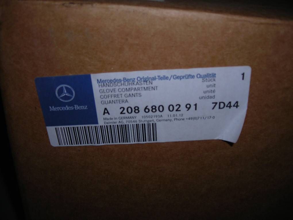 Mercedes-Benz Alle Autoersatzteile: Mercedes Handschukasten – Gebraucht aus Büttikon AG von Merc 2