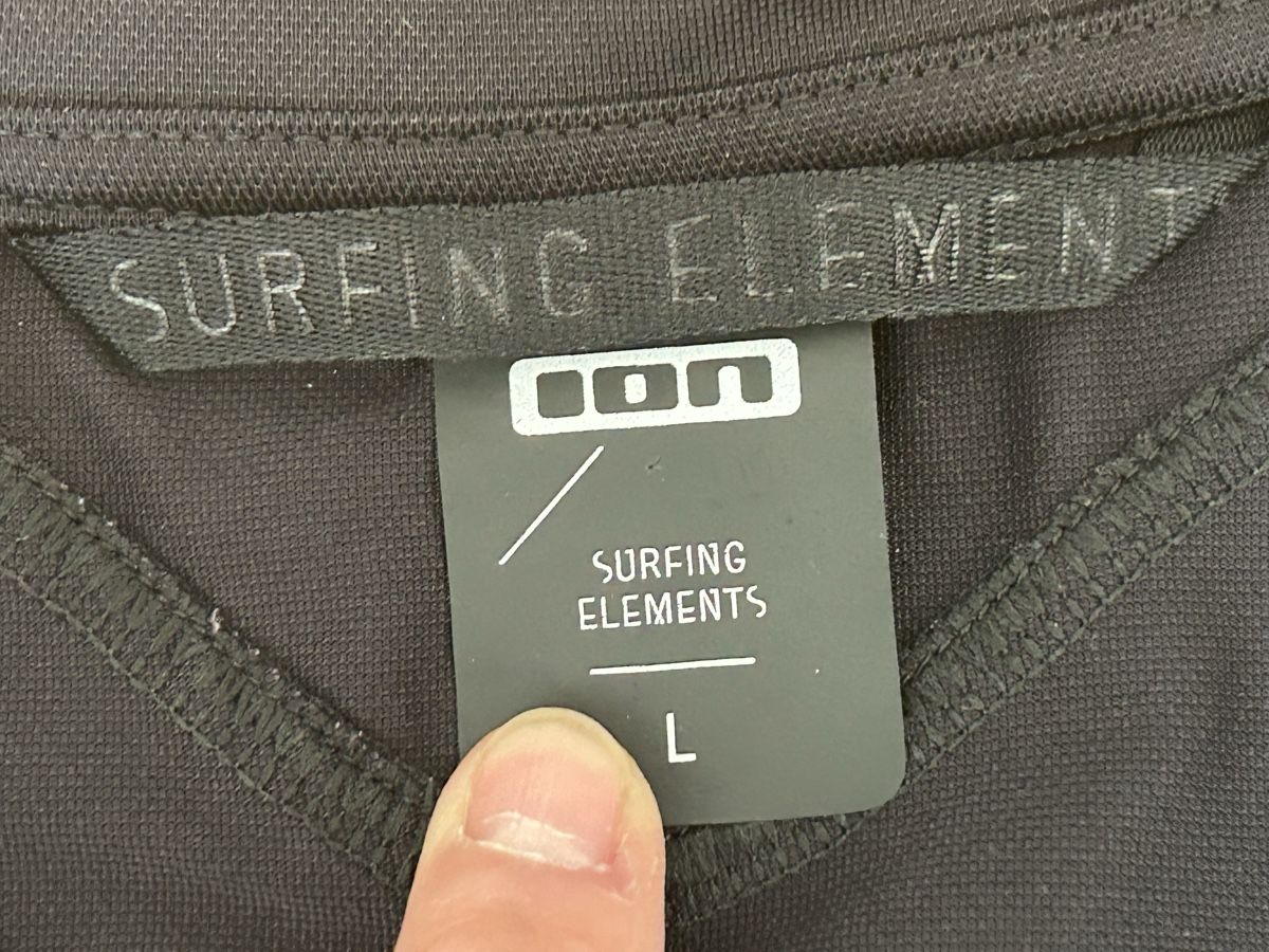 Leibchen & Hosen: Surf oder Bike Shirt, Grösse L, Top Sommer – Gebraucht aus Wolhusen von eve_m6cg 4