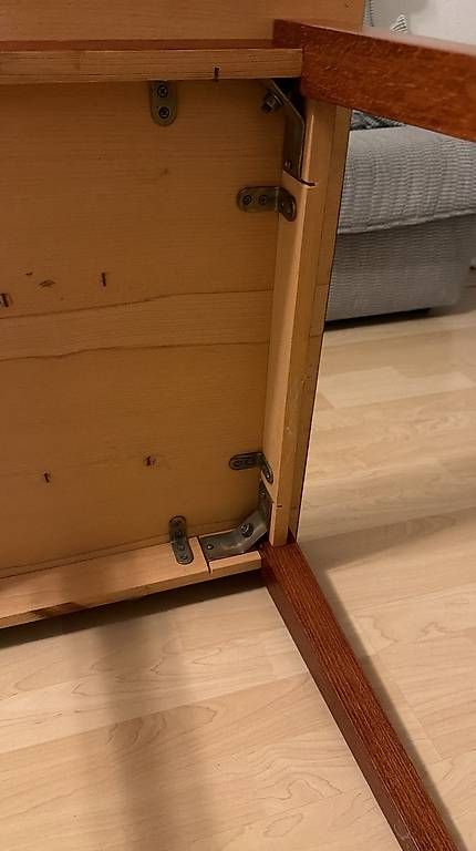 Tables: Gratis Beistelltisch oder Sofatisch – D'occasion à Aarau par Maeschi4 4