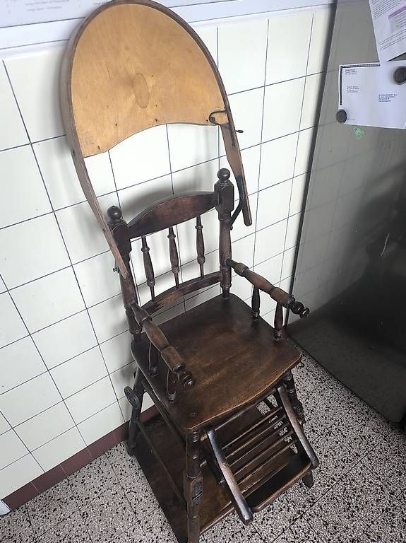 Seggioloni: Chaise haute antique – Usato da Ecublens VD venduto da mor_lqc5 4