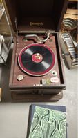 Antikes Grammophon, Holzkasten, Musikliebhaber