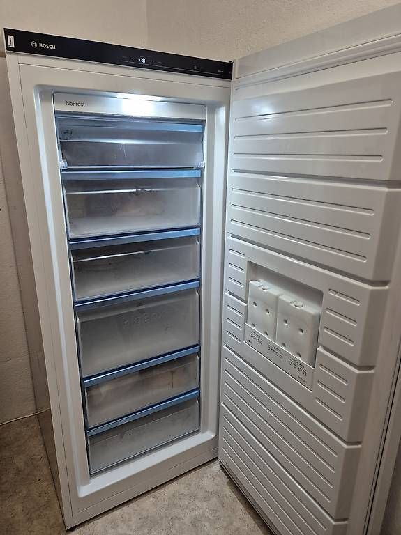 Bosch Congelatori: Bosch Gefrierschrank mit Garantie – Usato da Triesen venduto da zar_6tss 2