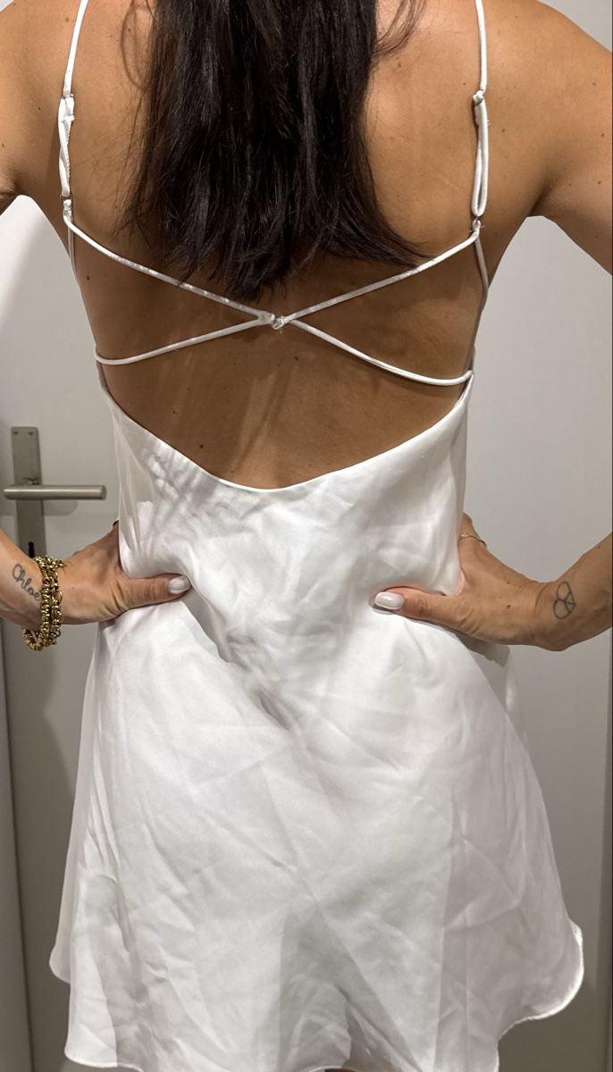 Zara Vestiti: White Satin Mini Dress Cut Out Size L – Usato da Dübendorf venduto da ReLoved_Fashion_ZH 1