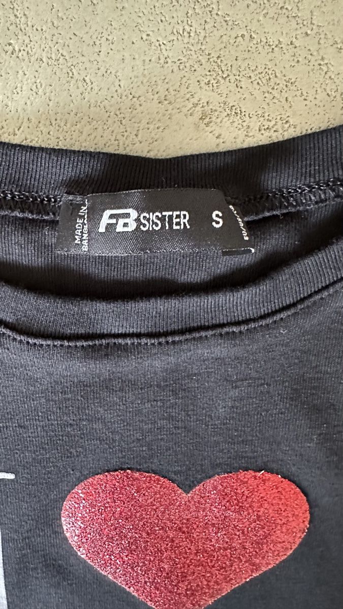 T-shirt: T-Shirt von FbSister – Usato da Kilchberg ZH venduto da nad_6dwp 1