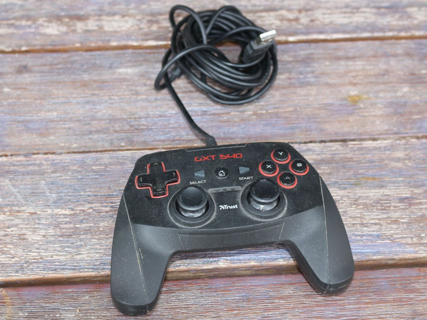 Thrustmaster Controller: Trust Gaming Wired Gamepad GXT 540 mit OVP – Usato da Roveredo GR venduto da ManolitoBoris 5