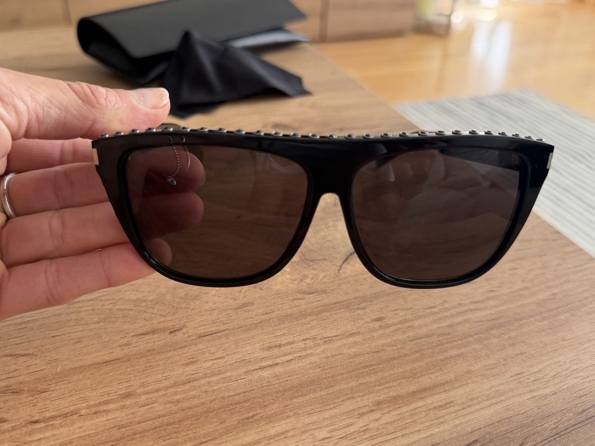 Saint Laurent Occhiali & Lenti: Saint Laurent Sunglasses Black studs sunglasses – Nuovo (secondo la descrizione) da Steinhausen venduto da mar_8y57 3