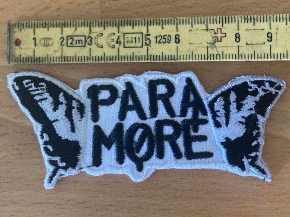 Toppe: Paramore Patch Sticker Aufnäher Metal Rock Band – Nuovo (secondo la descrizione) da Horn venduto da abutre72