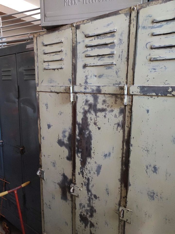Schränke: SCH305 Antike Metalspind Blechschrank Locker Cabbin – Gebraucht aus kraiburg am inn von Vintage-Living 4