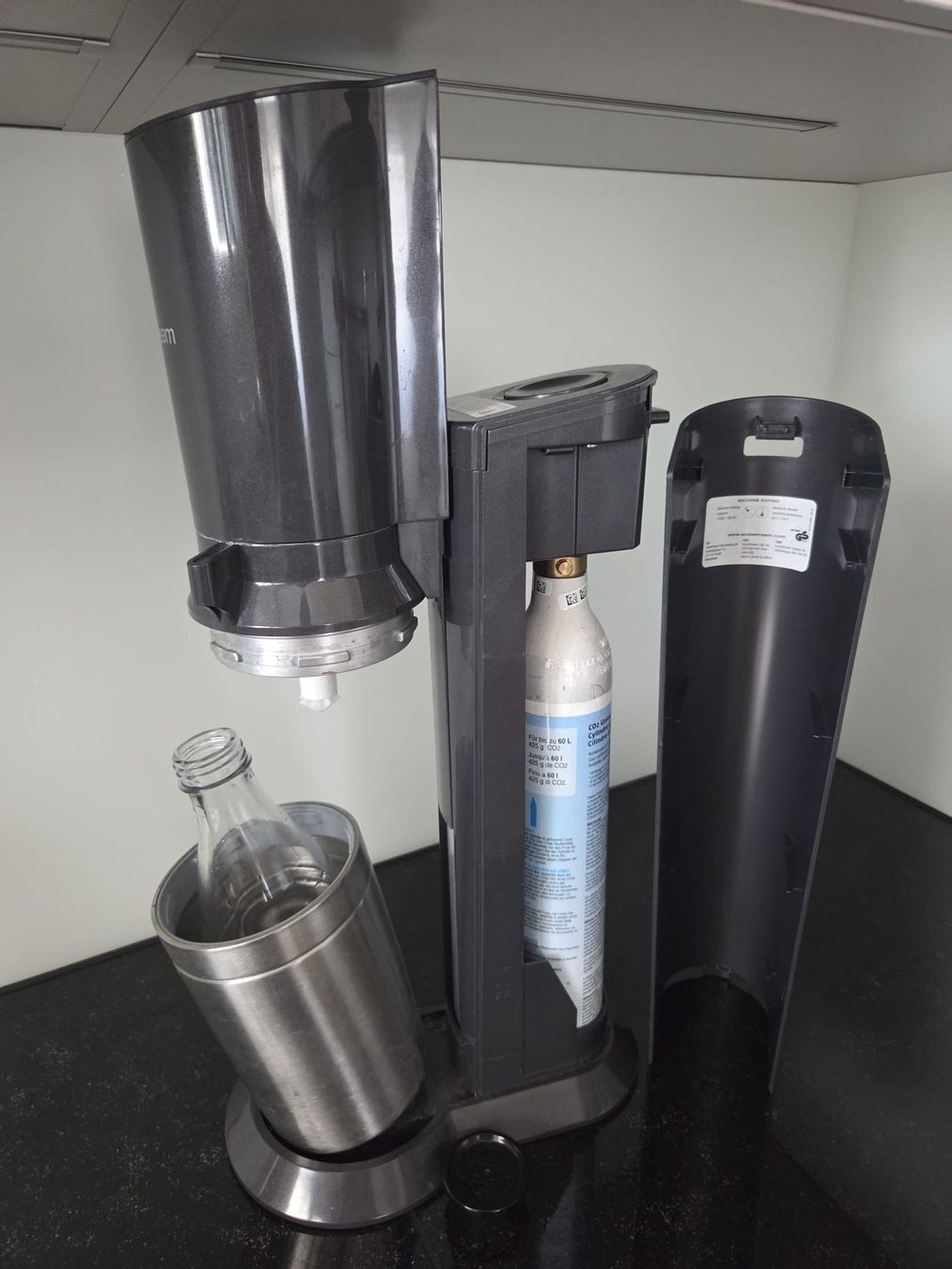 Sodastream Appareils de cuisine: SodaStream Wassersprudler anthrazit – D'occasion à Zürich par ClausLand 1