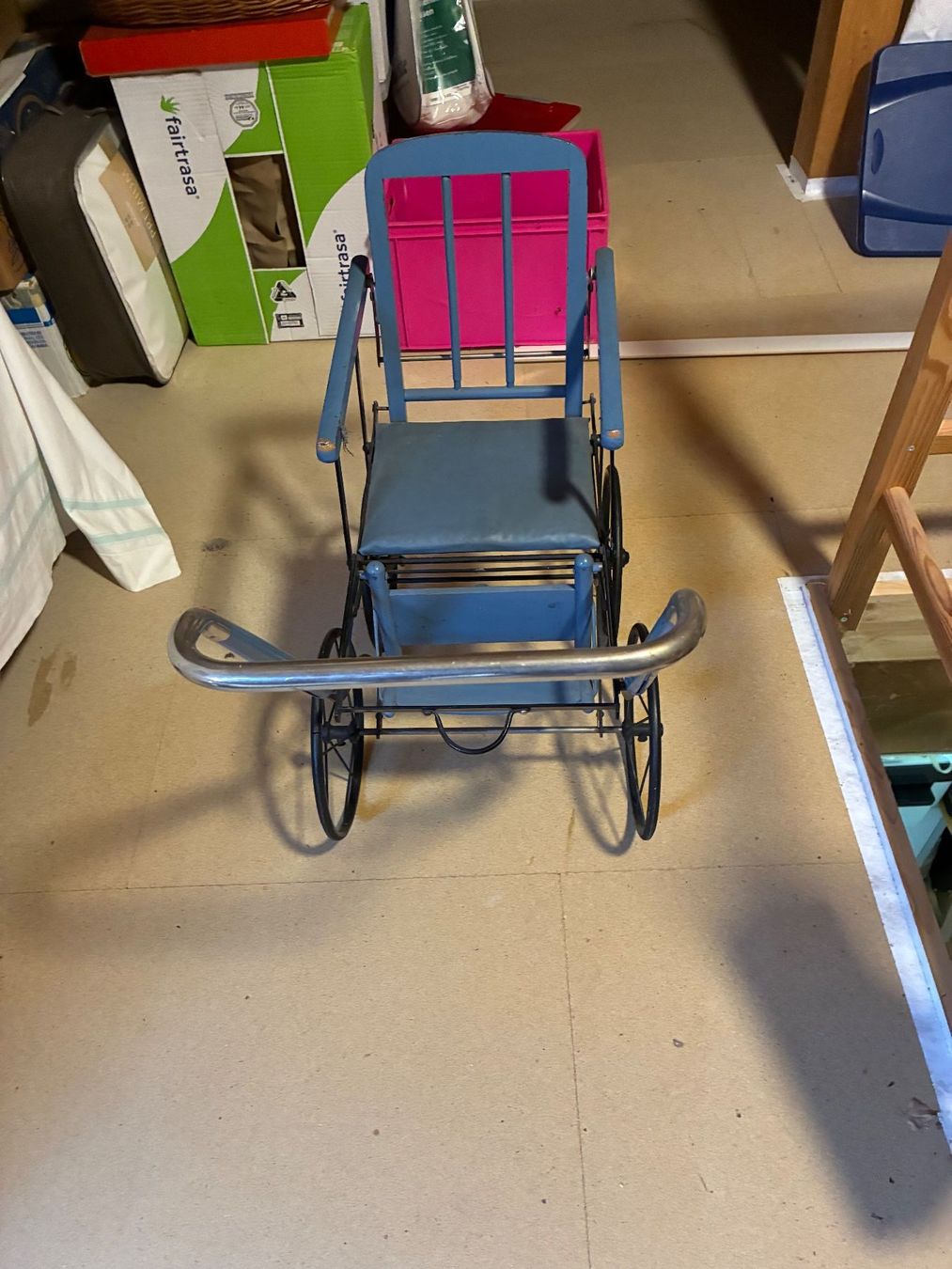Carrozzine per bambole: Puppenwagen Antik – Usato da Läufelfingen venduto da uk54 1