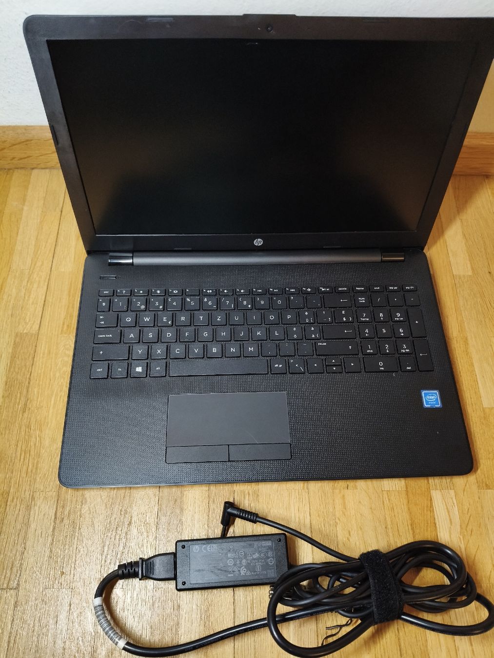 Notebook: HP 15.6" Laptop Schule Notebook Top Zustand – Usato da Basel venduto da mel_gh8b 1