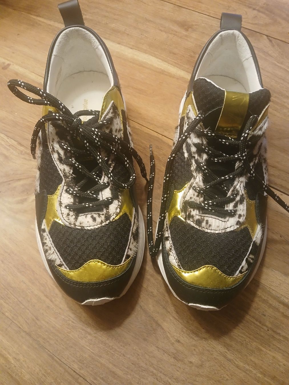 Scarpe da donna: Baskets tendance avec détails , taille 39 Amabrandeluxe – Usato da Corcelles-Payerne venduto da evalyne 4