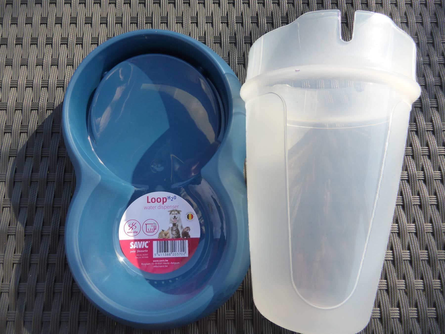 Mangimi: Wasser Dispenser gross blau – Nuovo e nell'imballaggio originale da Schübelbach venduto da Bemafaja 1