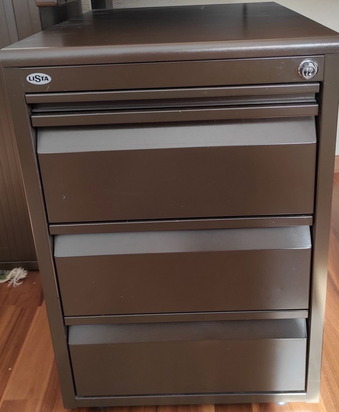 Lista Armadi: Schubladenblock LISTA braun gebraucht – Usato da Bottighofen venduto da Thinnin