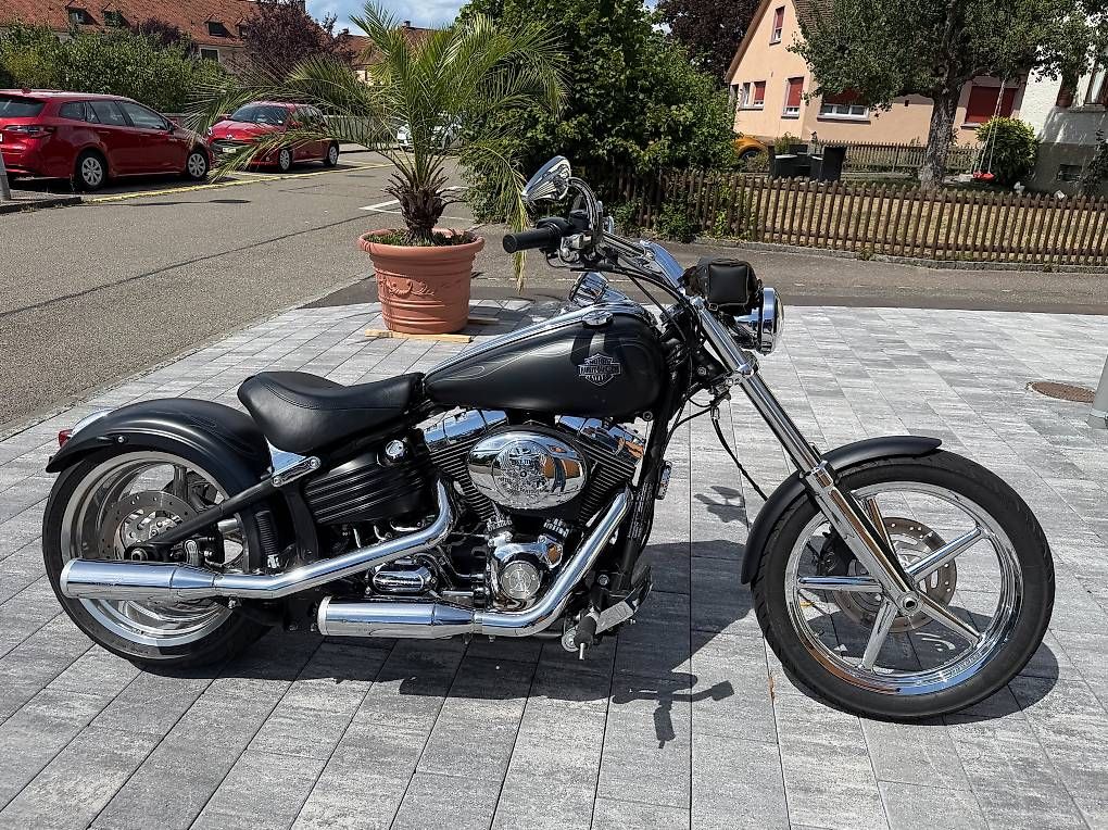 Cruisers: Harley Davidson Rocker C – D'occasion à Muttenz par Mbrunen