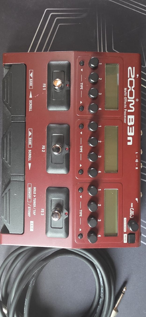 Zoom Strumenti musicali: ZOOM B3n Bass Multi Effects Bass  – Usato da Zofingen venduto da Scheidi1977 1