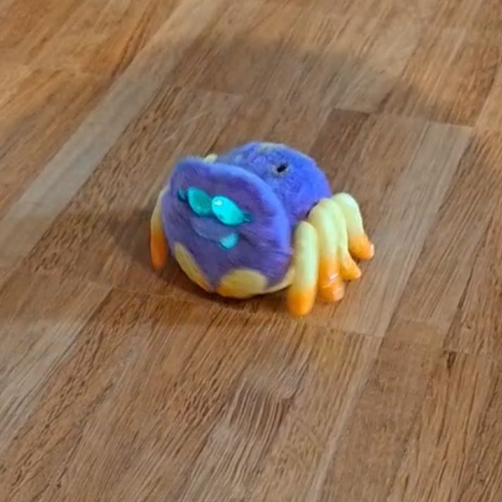 Hatchimals Spielzeuge: Hatchimal plus bewegende Spinne – Gebraucht aus Oberwil BL von Nisli99 6