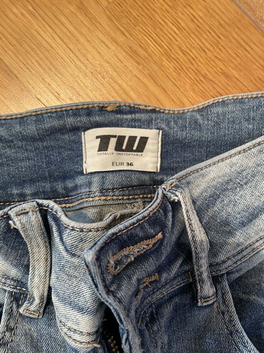 Tally Weijl Pantaloni: Jeans  – Nuovo (secondo la descrizione) da Balgach venduto da sei_s6d7 2