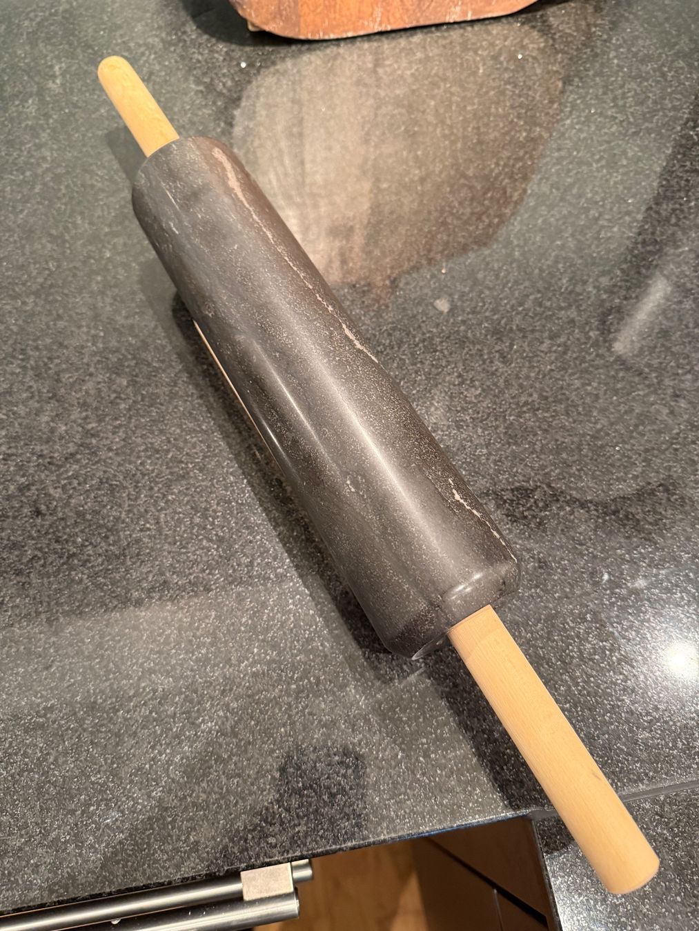 Elettrodomestici da cucina: Massive Steinrolle / Teigroller aus dunklem Marmor, 2,3 kg, – Nuovo (secondo la descrizione) da Freienbach venduto da mar_pj28 3