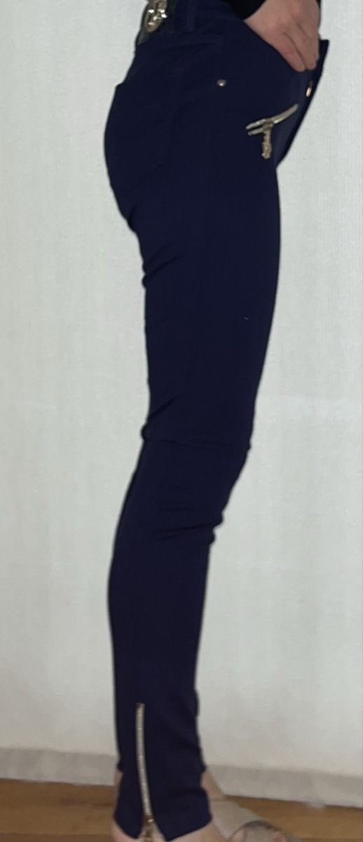 Versace Pantaloni: Schicke Hose Versace Gr.XS neu – Nuovo e nell'imballaggio originale da Stäfa venduto da Exclusive0