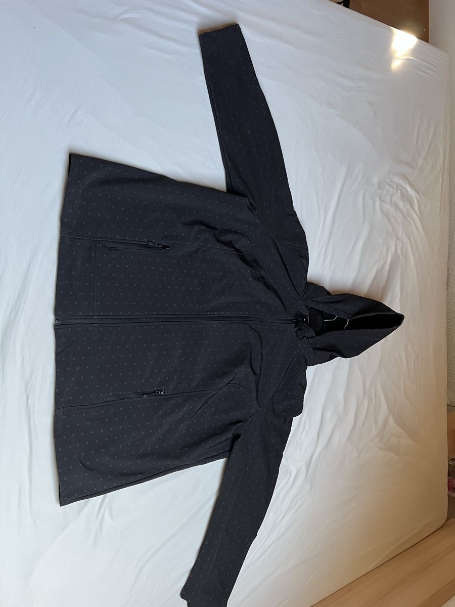 Jacken: Softshelljacke Gr. 56 schwarz gepunktet – Gebraucht aus Zeiningen von nic_2rmd 1