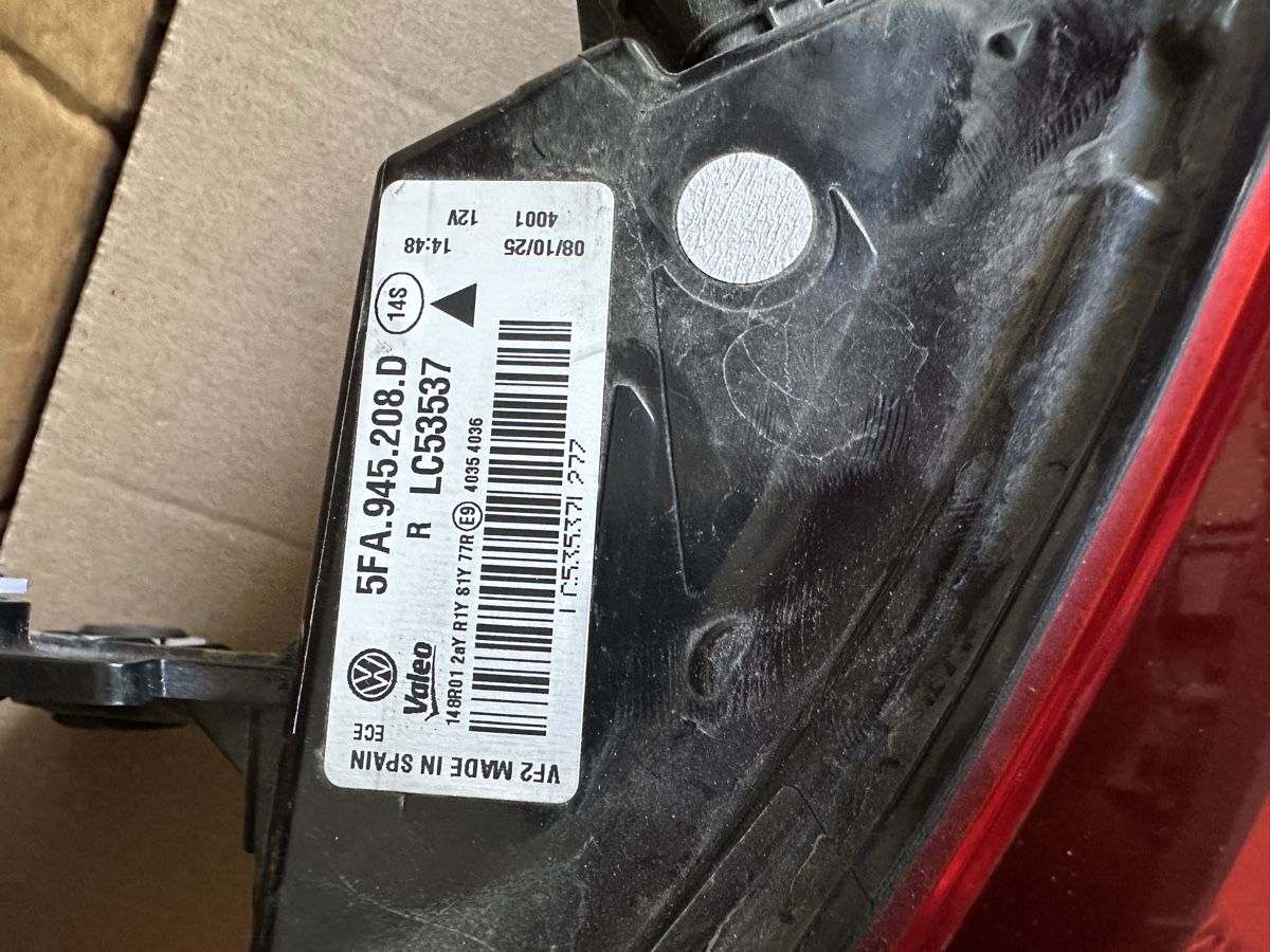 Cupra Tutti pezzi di ricambio auto: Cupra Leon Heckleuchten Set – Usato da Altstätten SG venduto da fej_527z 3