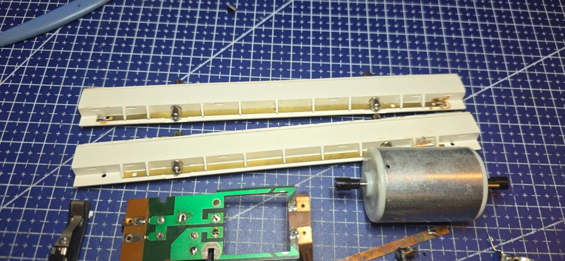 Roco Modellini di ferrovie: Roco DB  VT 11.5 HO Ersazteile – Usato da Hochfelden venduto da Danizh0 3