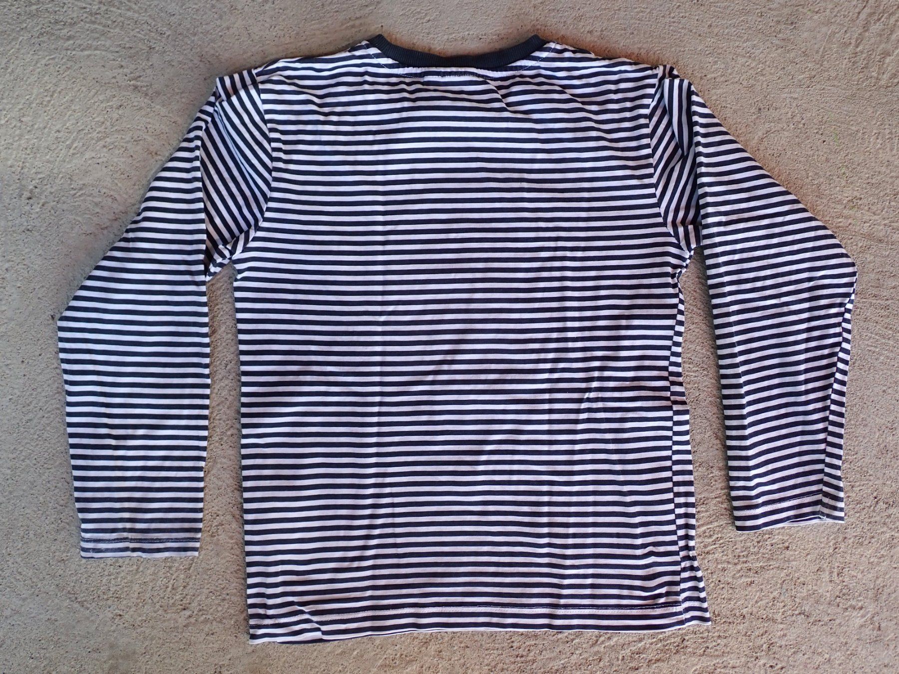 Camicie, T-shirt & Polo: Langarmshirt gestreift Sterne 134/140 – Usato da Langnau i. E. venduto da chebsli 1