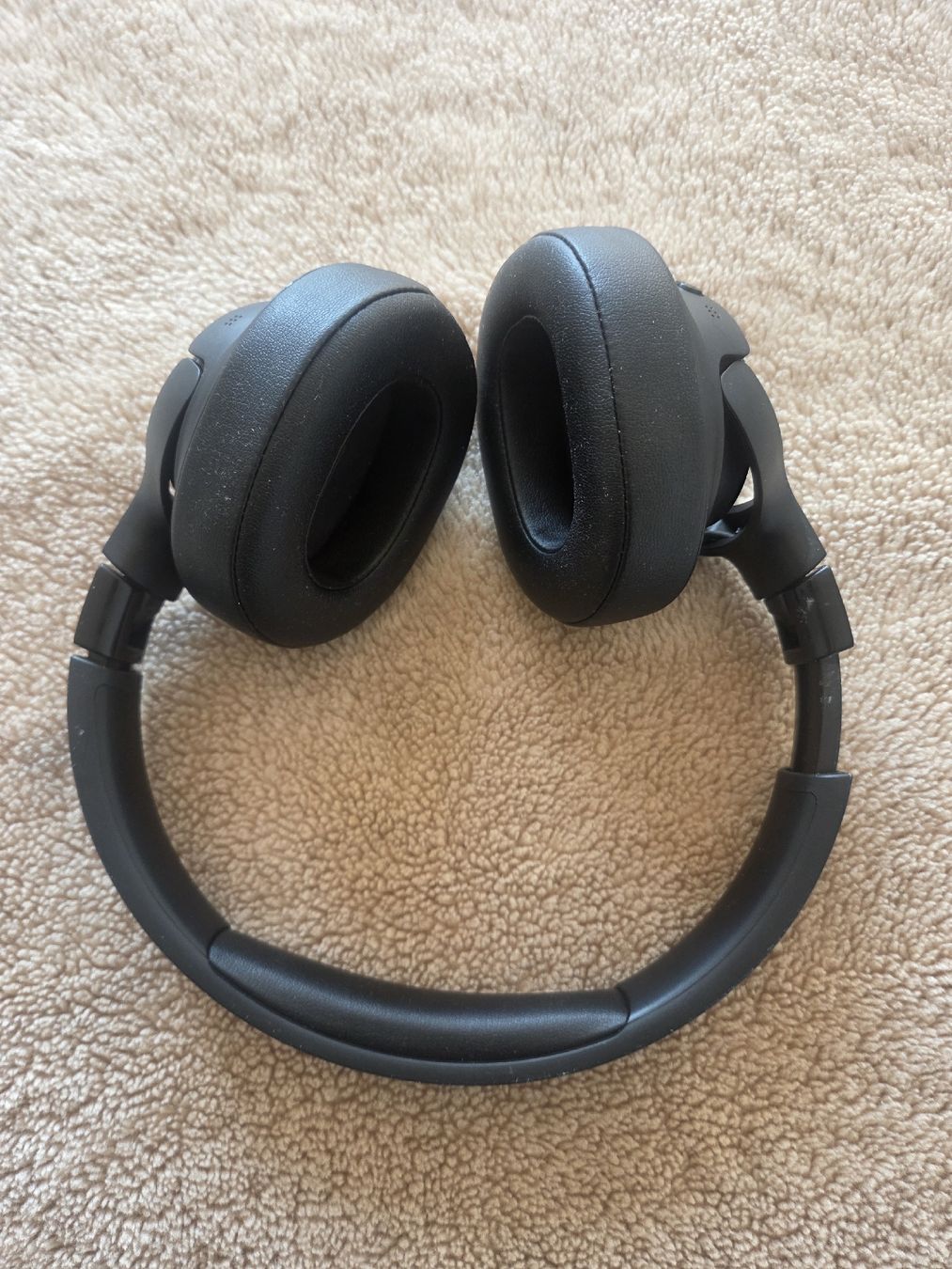 JBL Casques audio: Kopfhörer JBL Tune 710BT schwarz  – D'occasion à Flawil par Hamdia12