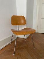 Herman Miller Eames DCM Stuhl / Chrom und Holz