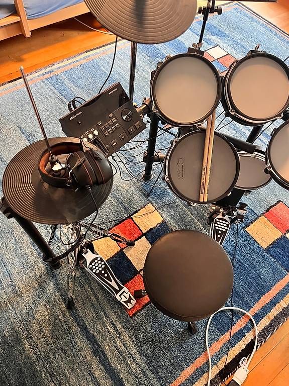 Thomann Musikinstrumente: Schlagzeug E-Drum Millenium MPS-850 – Gebraucht aus Bern von j.erome39 2